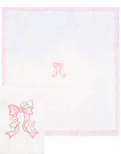 Κουβέρτα με ροζ λεπτομέρειες